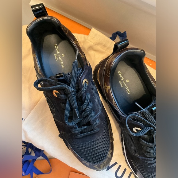 π― % AUTHENTIC LOUIS VUITTON RUN AWAY SNEAKER β€οΈβπ₯β€οΈβπ₯β€οΈβπ₯ - Picture 9 of 13
